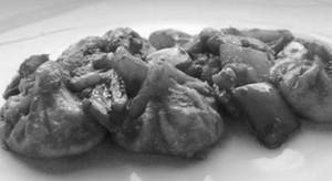 Veg. Chilli Gravy Momo's