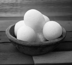 White Rosogolla 4 Pcs