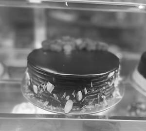 CHOCOLATE TRUFFLE FRESH CREAM BIRTHDAY CAKE 1KG