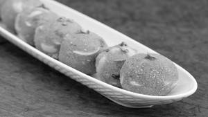 Atta Gound Dry Fruit Ladoo(r)
