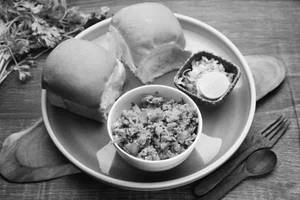 Egg Bhurji + 2 Pav