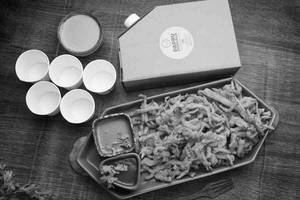 Pappu Ki Masala Chai + Onion Bhajji