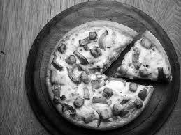 Jain paneer cheese pizza