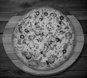 Om Cafe Special Pizza