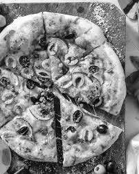 Black olives cheese pizza