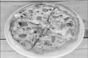 Cheese & Tomato Pizza