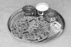 Aaloo parantha with anardana