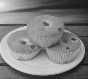 Vanilla Cup Cakes ( 6 Pcs)