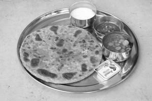 Paneer methi parantha