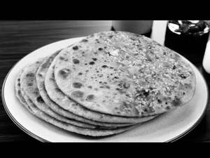 Gobhi Paratha With Salad With Butter
