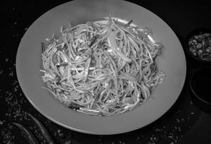 Non Veg Garlic Hakka Noodles