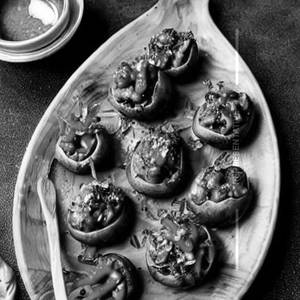 Basil chilli stuffed mushroom
