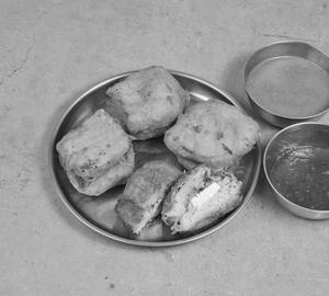 Paneer Bread Pakora (pack Of 4)