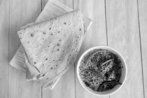 Veg Soya Kalimirch Chaap + 4 Rumali Roti
