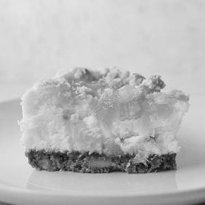 Pineapple Crumble Cheesecake Slice [160 Grams]