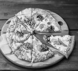 8" Schezwan Pizza