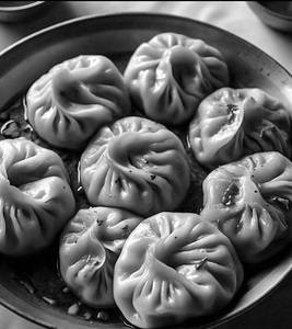 Corn And Cheese Butter Garlic Sauce Momos [5 pcs]