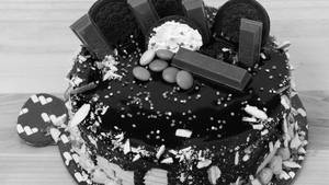 Amusing Chocolate Kitkat Cake