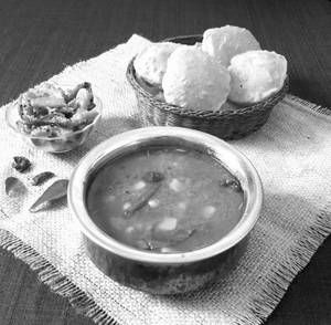 Poori Sambar (2 Piece)
