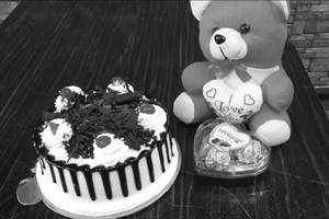 Black Forest Cake 500 Grams with 6 Inch Teddy