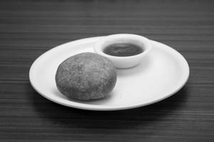 Khasta Kachori With Chutney (2 pcs)