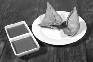 Samosa (2 Pcs) With Chutney