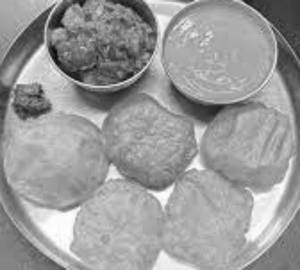 Aamras + Yellow Poori [8 Pcs] + Aloo Sabji + Pickle
