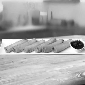 Chicken Spring Roll (4 Pcs )
