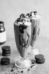 Oreo Shake With Ice Cream