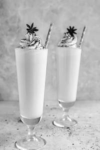 Vanilla Shake With Ice Cream