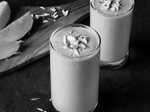 Mango Shake With Ice Cream