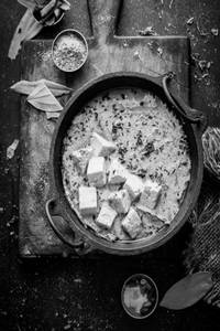 Malai Pyaaz Paneer (white Gravy)
