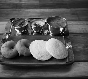 Idli Vada Combo 2*2