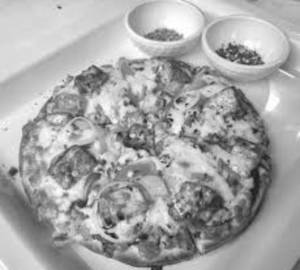Paneer Tikka Green Chilli Pizza