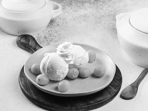 Apricot With Ice Cream And Cream