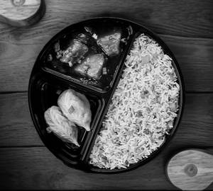 Fried Rice + Chilli Paneer (4Pcs)