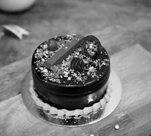Kitkat cake [250 grams]