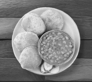 Chana Poori (4 Poori)
