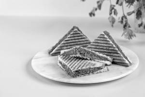 Aloo Mutter Grilled Sandwich