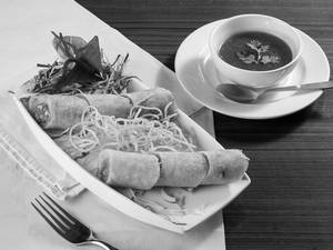 Veg Spring Rolls (6pcs)