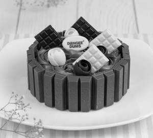 Kitkat Cake 500gm