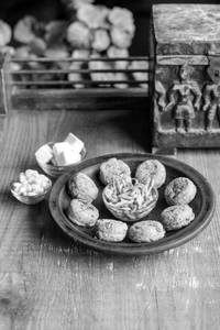 Cheese Makai Di Tikki ( 8 Pcs )