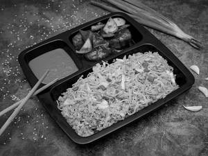 Veg Chilli Momo With Veg Chow Chow Fried Rice