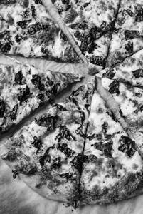 7" Regular Cheesy Pesto Pizza