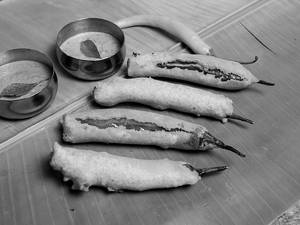 Mirchi Bajji (4 Pcs)