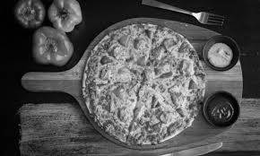 Tandoori paneer pizza