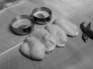 Raw Banana Bajji (4 Pcs)