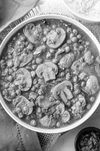 Muttar Mushroom
