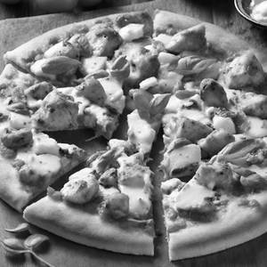 Chicken Pahadi Paneer Pizza