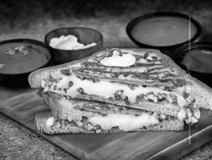 Cheesy Chilli Toast